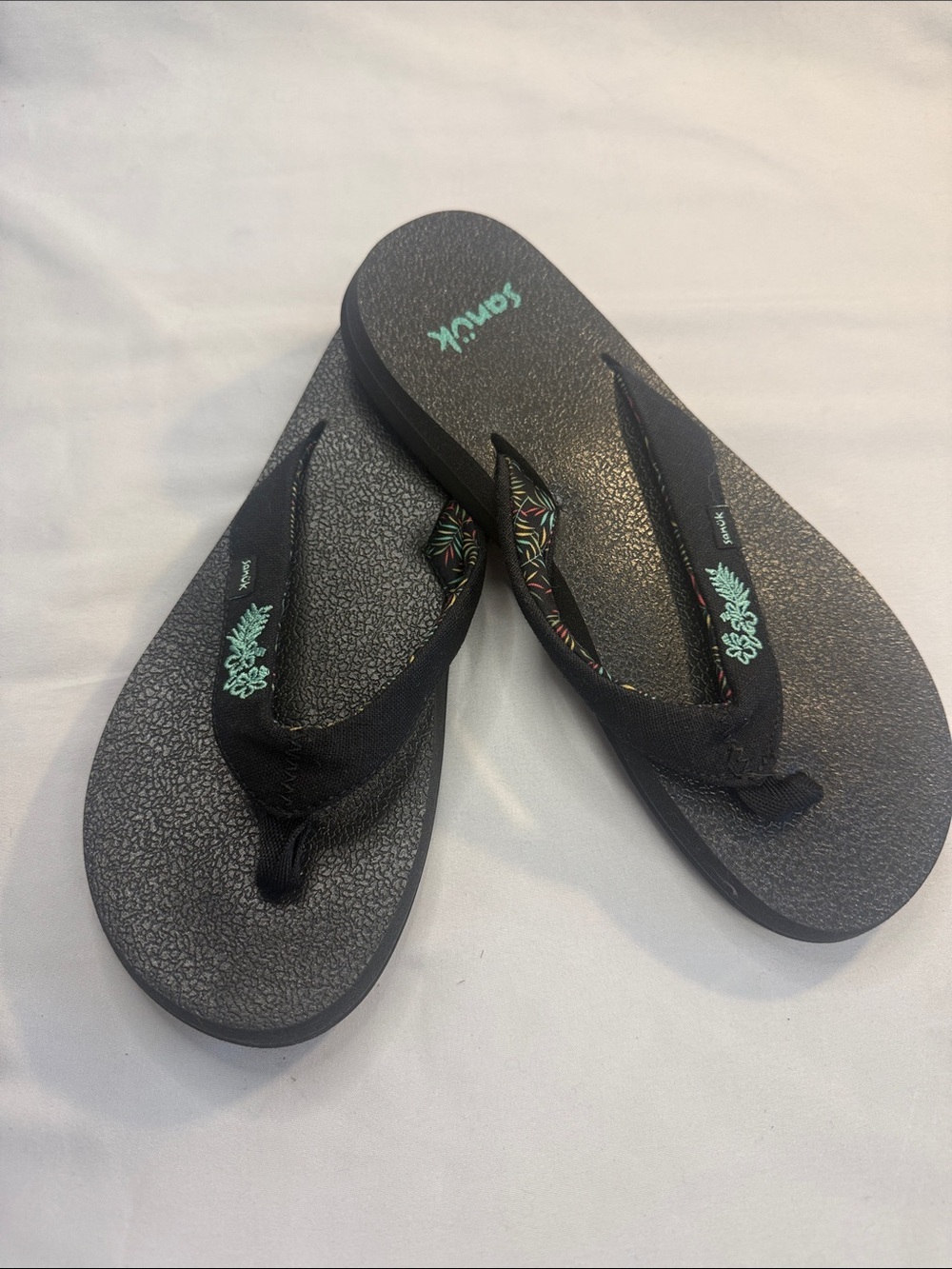 Sanuk Black Casual Flip Flops with Subtle Multicolor Strap Detail